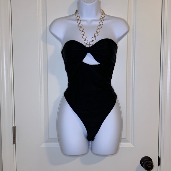 Chain On Top Halter Bodysuit. - Picture 7 of 11